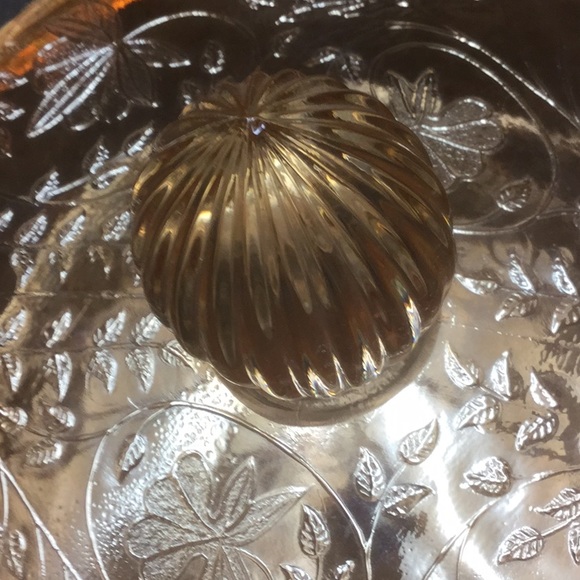 Jeannette Depression Glass Floragold Covered Bowl - Picture 2 of 5